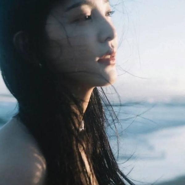 魔水晶封面